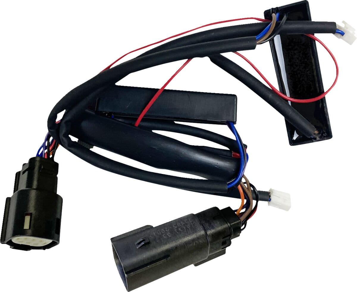 Adaptor accesoriu pentru iluminare mers/frână/semnalizare